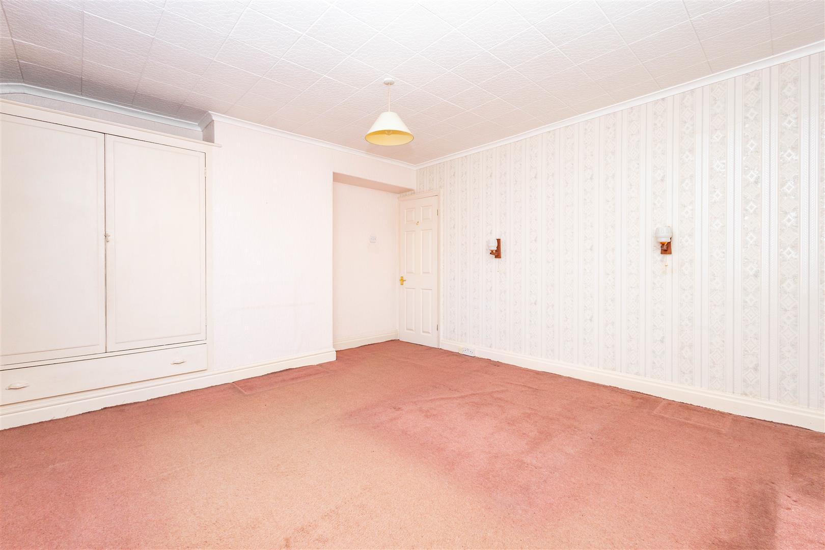 2 bed property in Clarence Street, Leyland